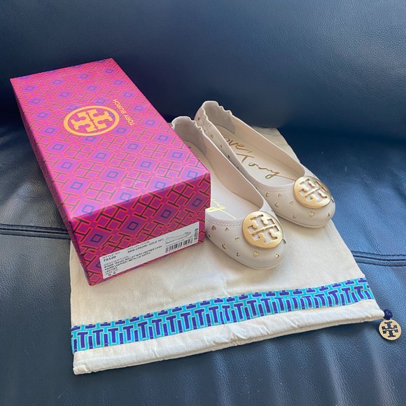 TORY BURCH MINNIE HEART CUTOUT LEATHER BALLET FLATS SZ 6.5 CREAM GOLD - Picture 2 of 10